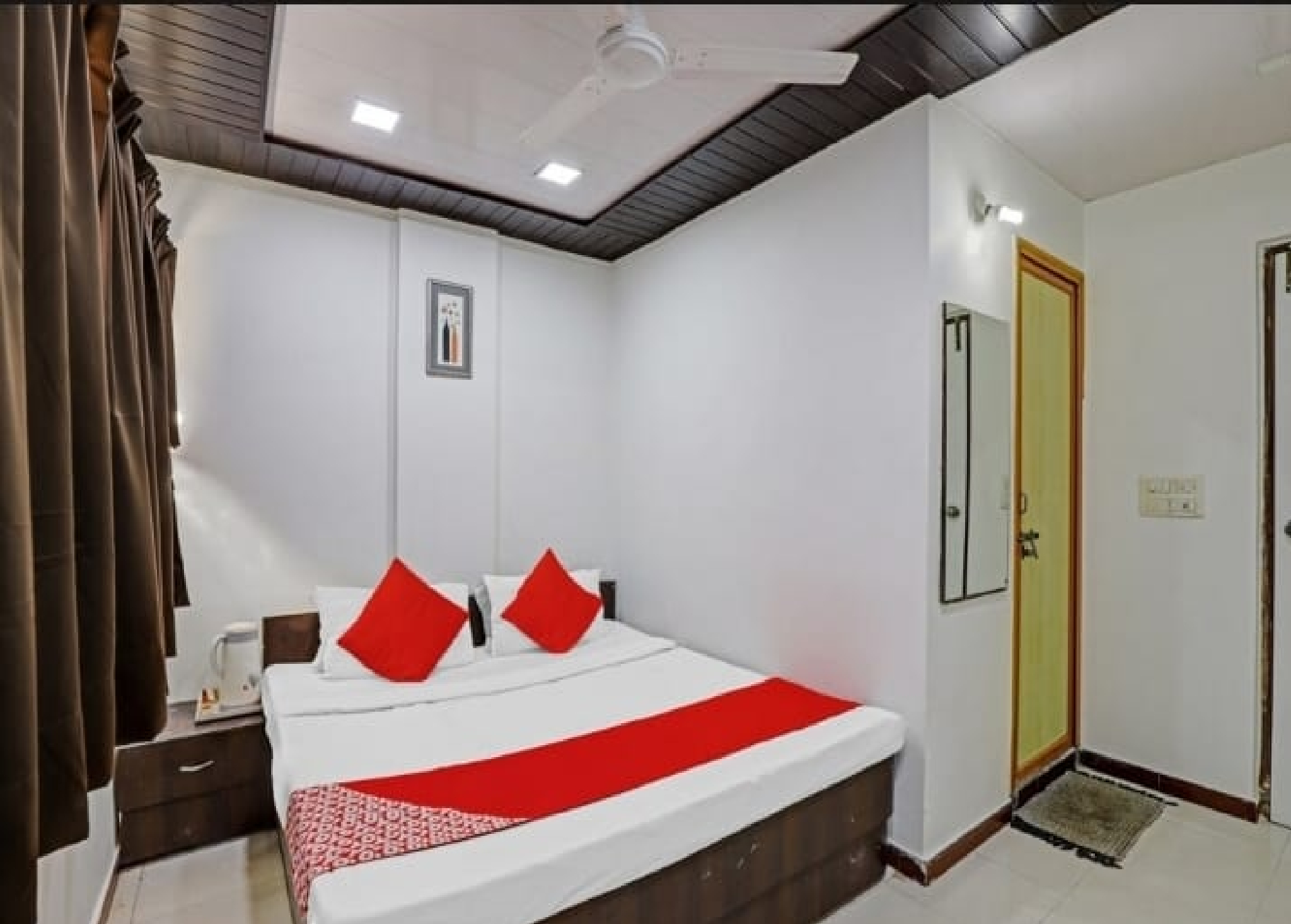 Bedroom 2, Hotel Once, Ahmadabad