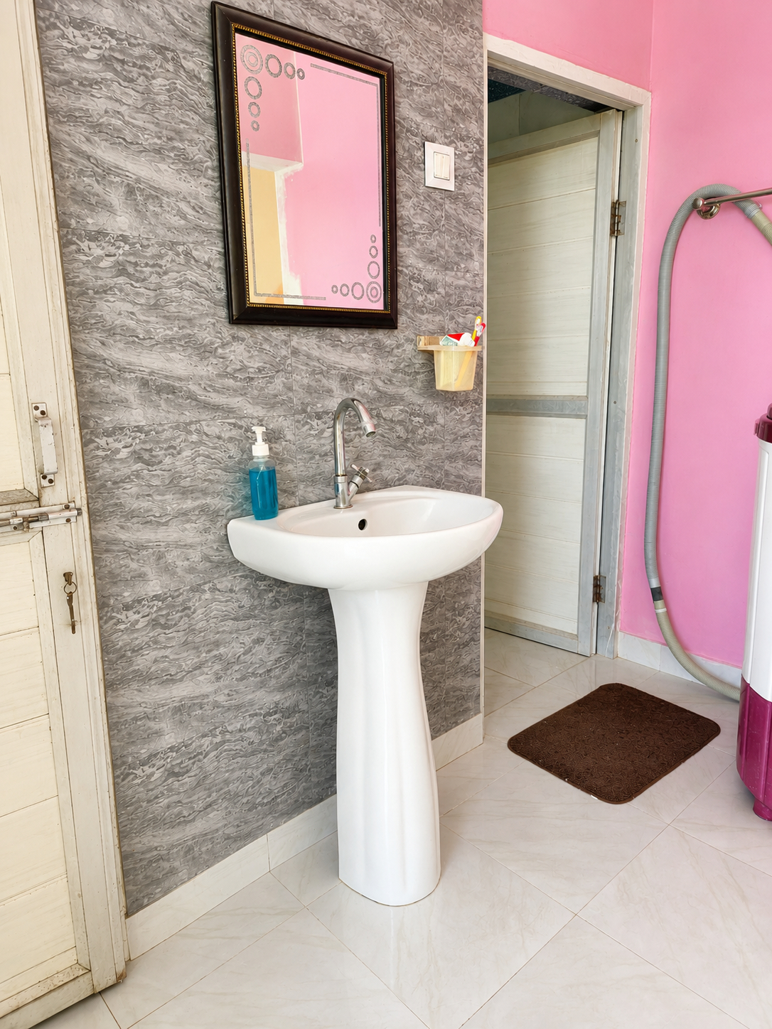 Bathroom 2, Natural Den Homestay, Kangra