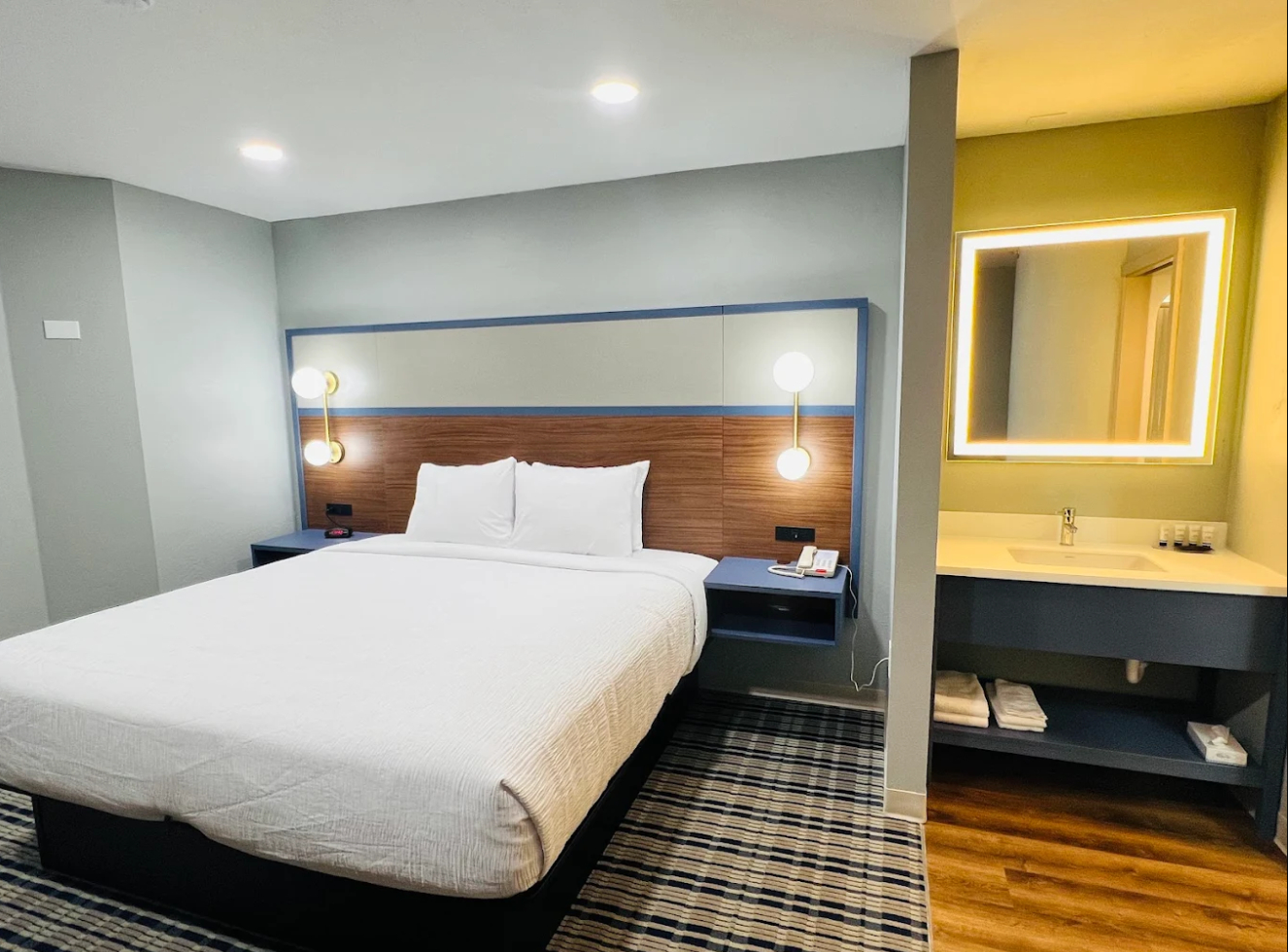 Bedroom 3, AmericInn by Wyndham Rawlins, Carbon