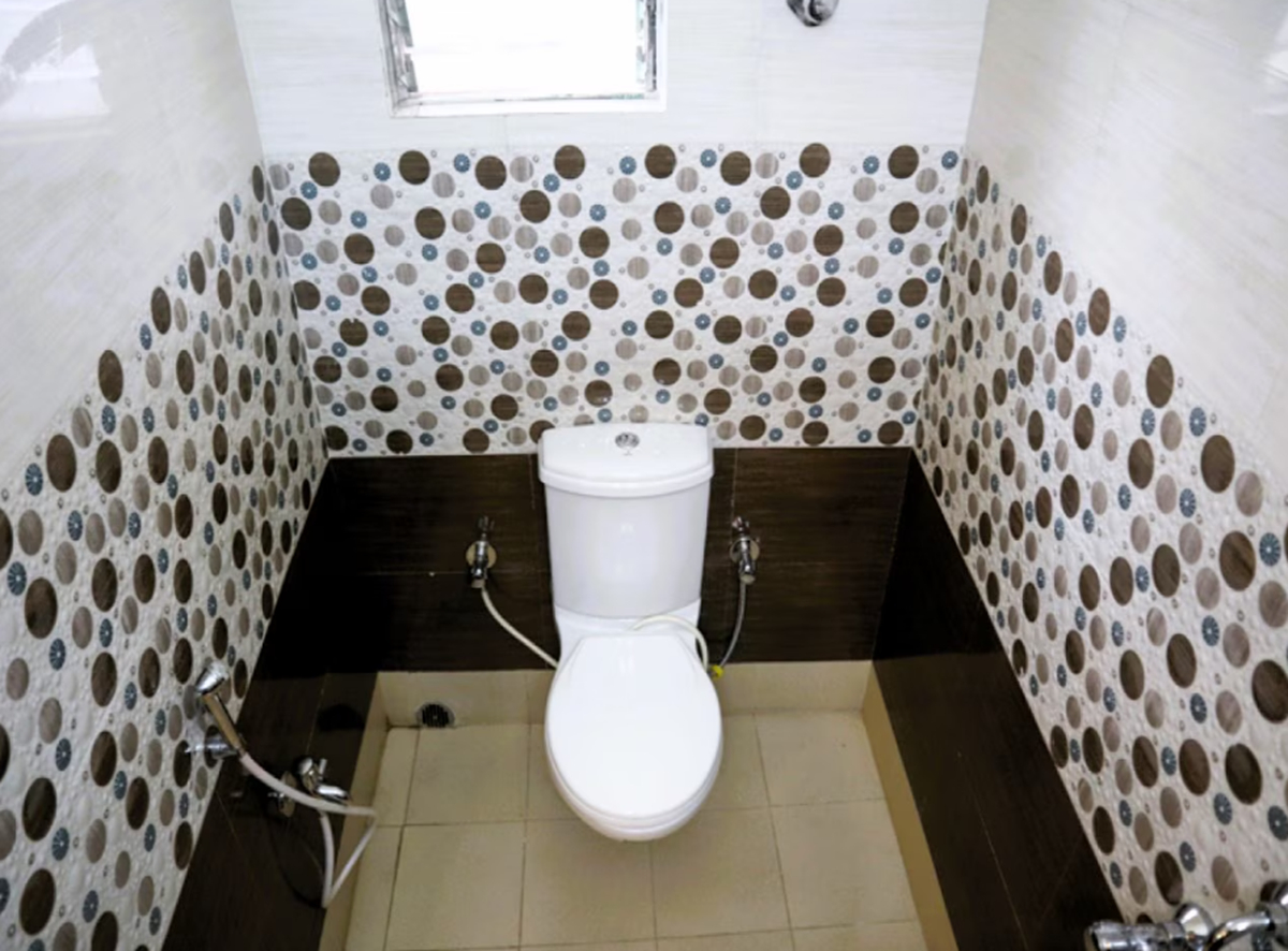 Bathroom 2, Shree Laxmi Guest House, Kolkata