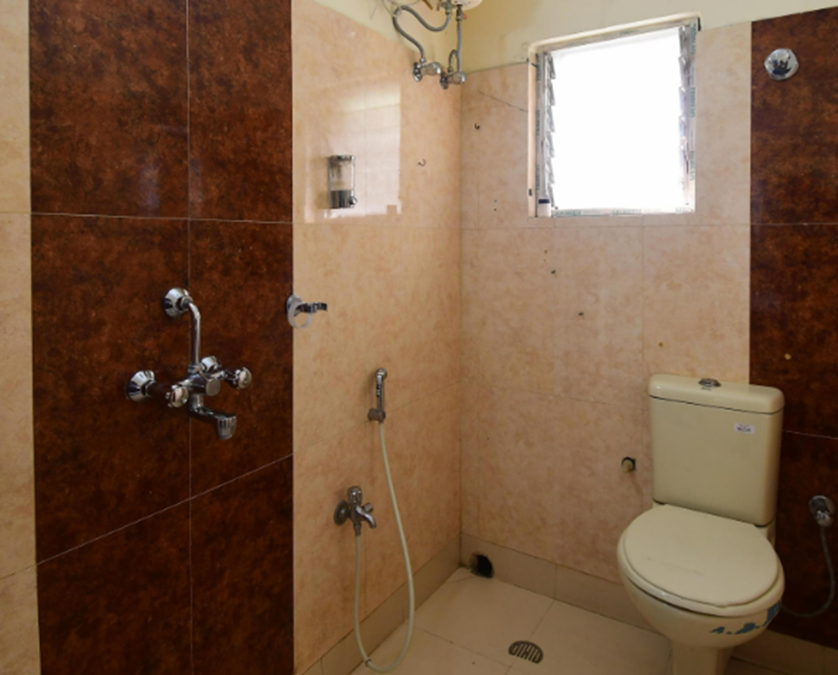 Bathroom 1, Shree Laxmi Guest House, Kolkata