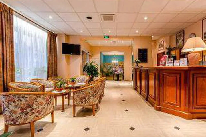 Others 4, Belta Hotel, Paris