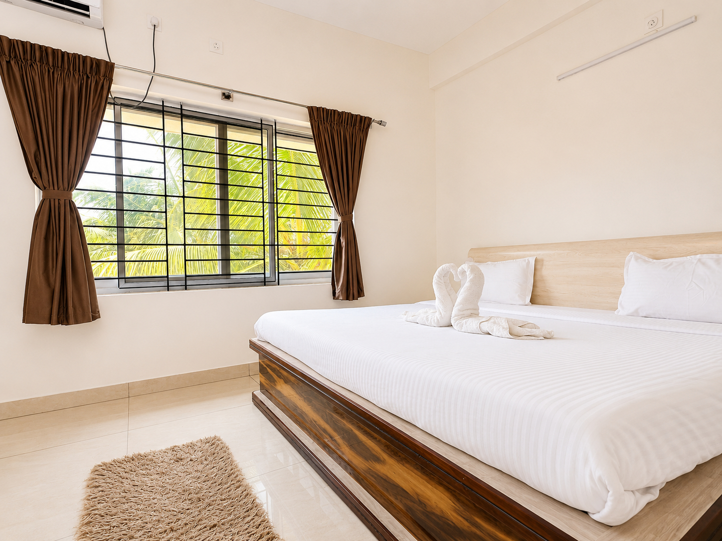 Bedroom 1, SS LUXURY COMFORTS. Two bhk AC luxurious apartment, Chikmagalur