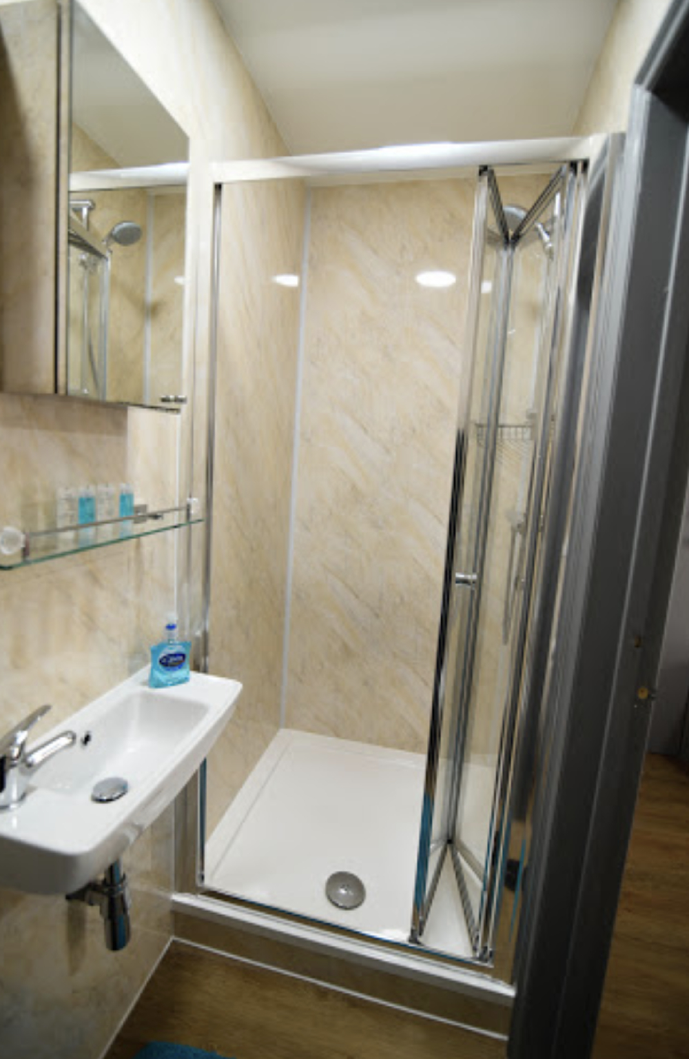Bathroom, London Suites, London