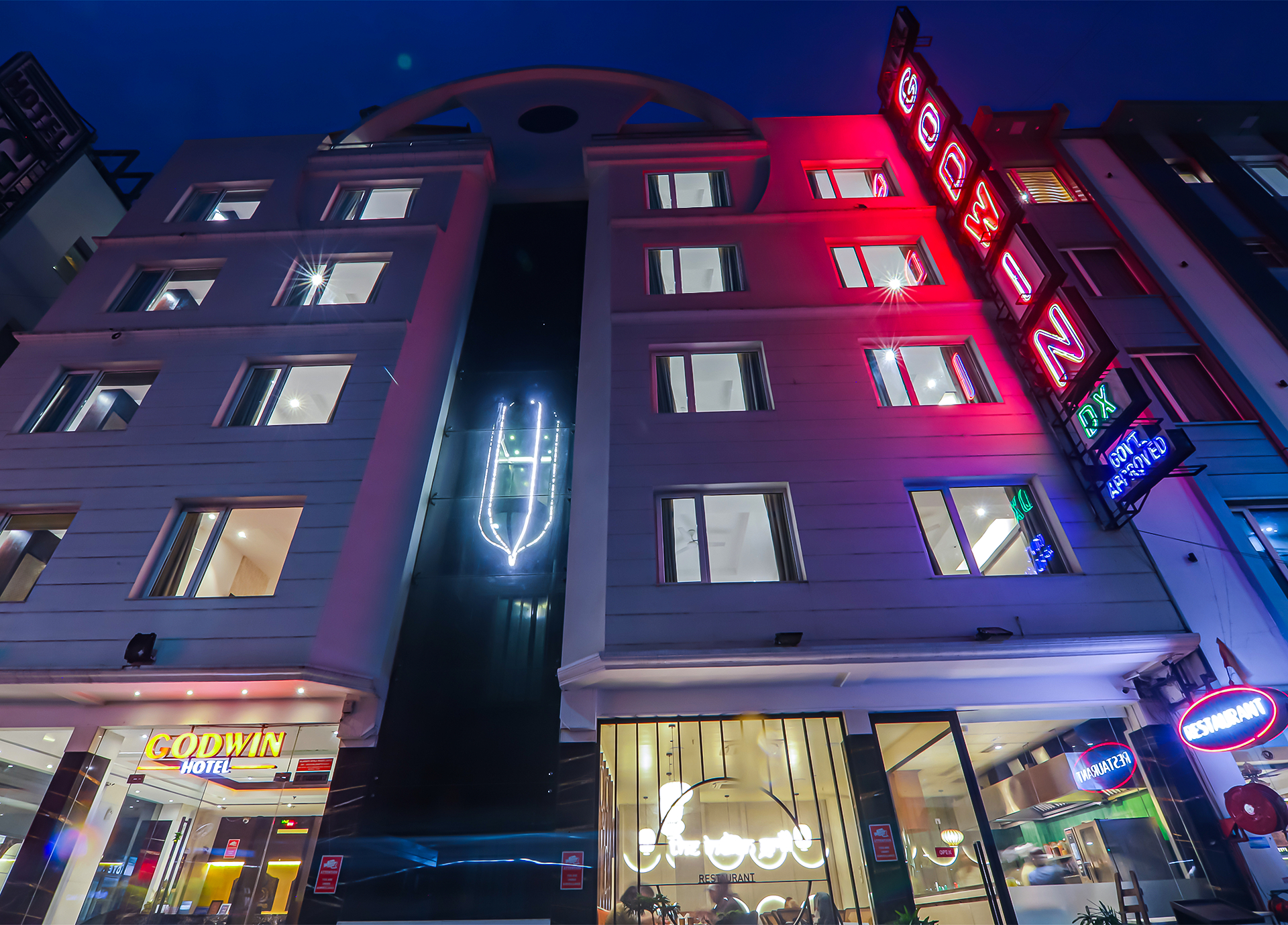 Exterior & Views
