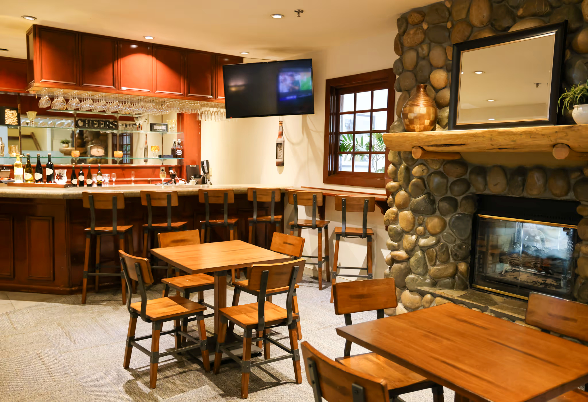 Food & Drinks 5, Forest Suites Resort, El Dorado