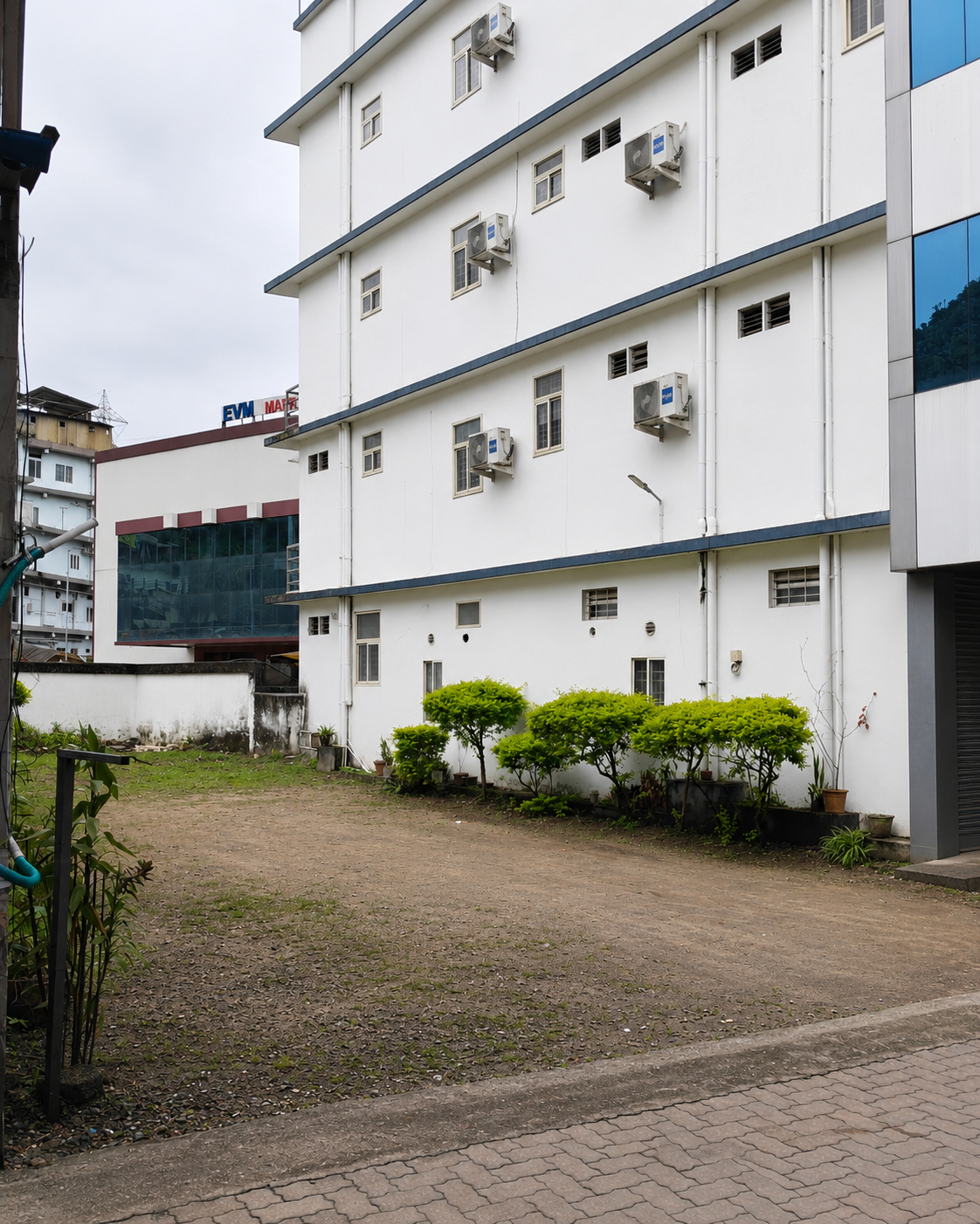 Parking lot 4, Palm Tree Inn, Idukki