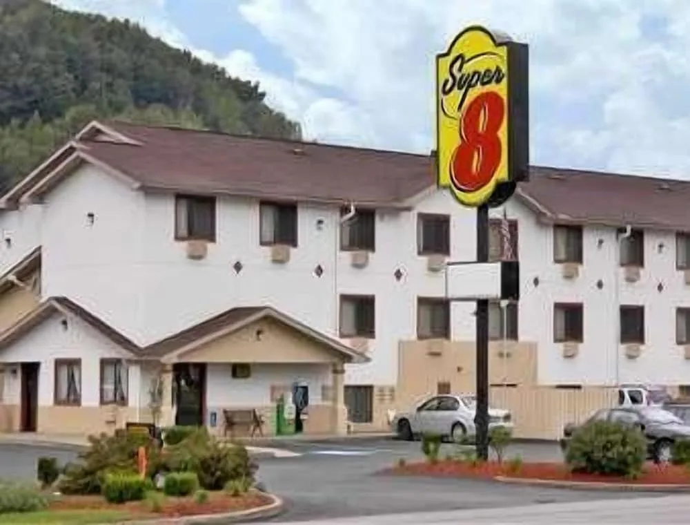 Exterior & Views, Butler Hotel, PA, Butler