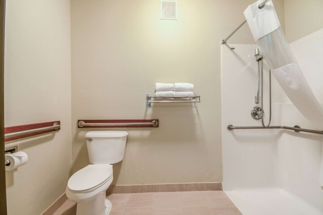 Bathroom 3, Quality Inn Gresham, OR, Multnomah