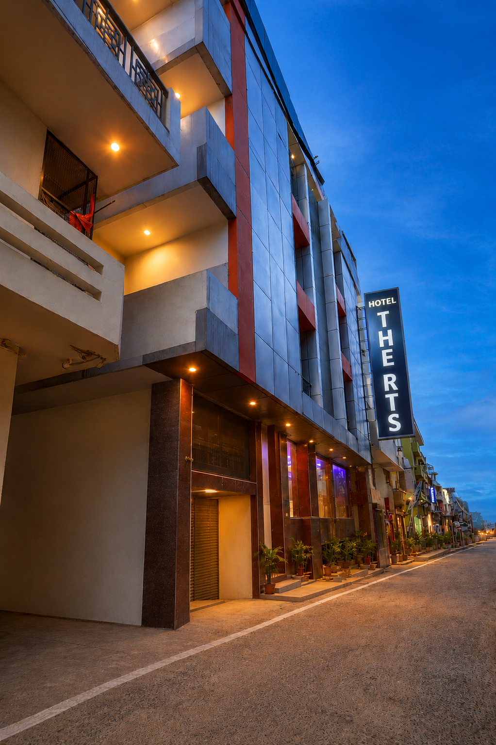 Exterior & Views