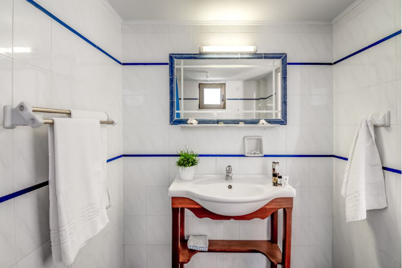 Bathroom, Alkionis Beach, Crete