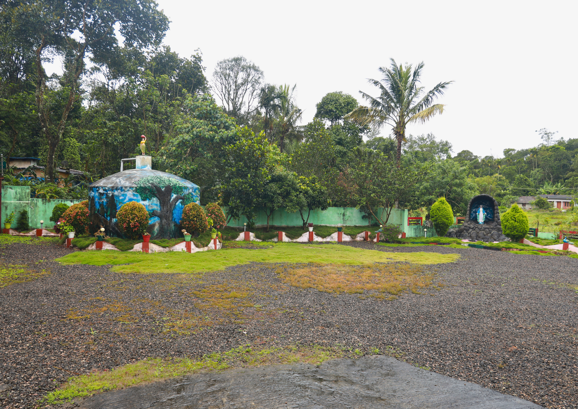 Parking lot 3, Hills and Views Stays , Idukki