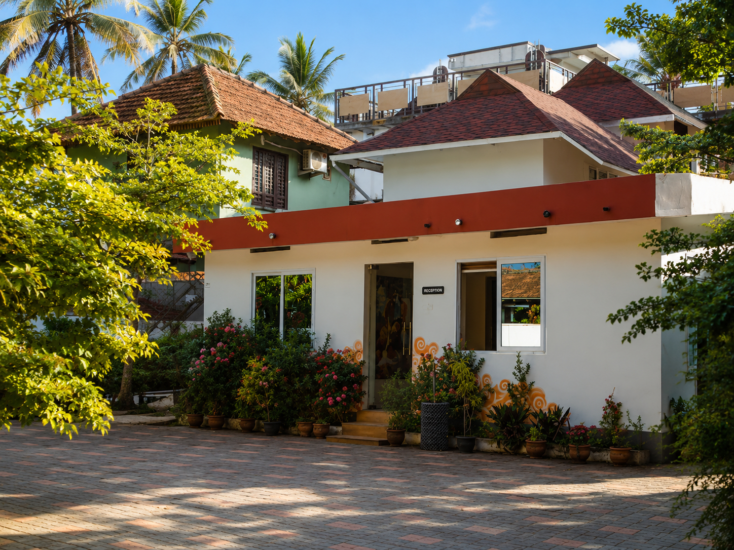 Exterior & Views