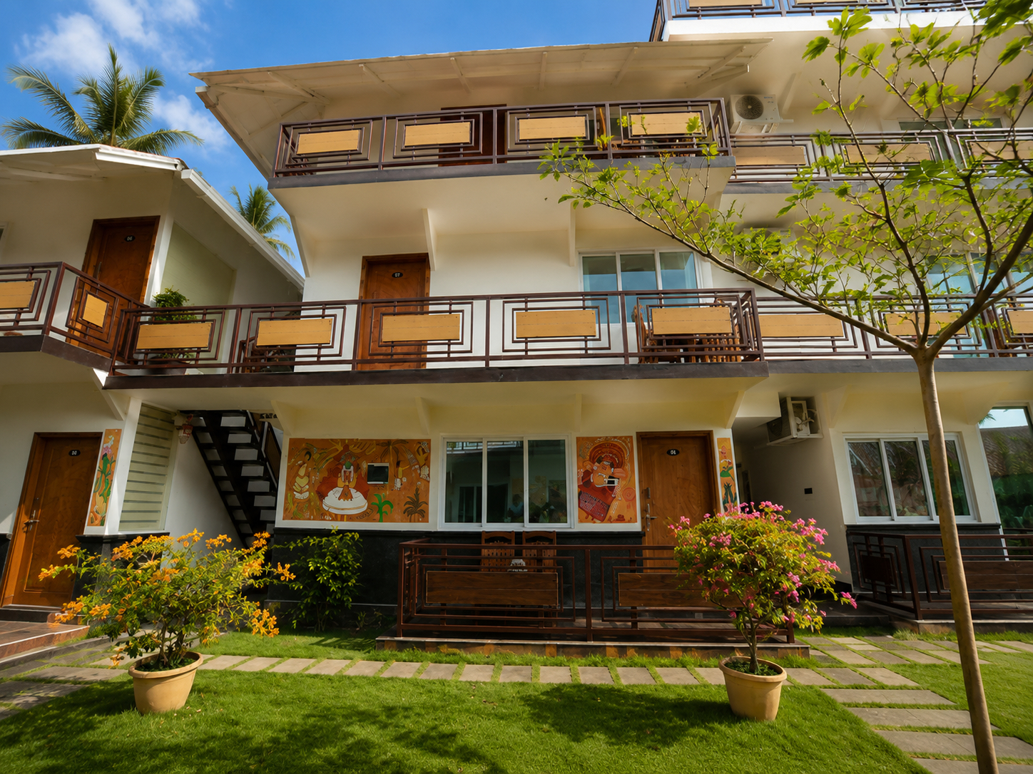 Exterior & Views