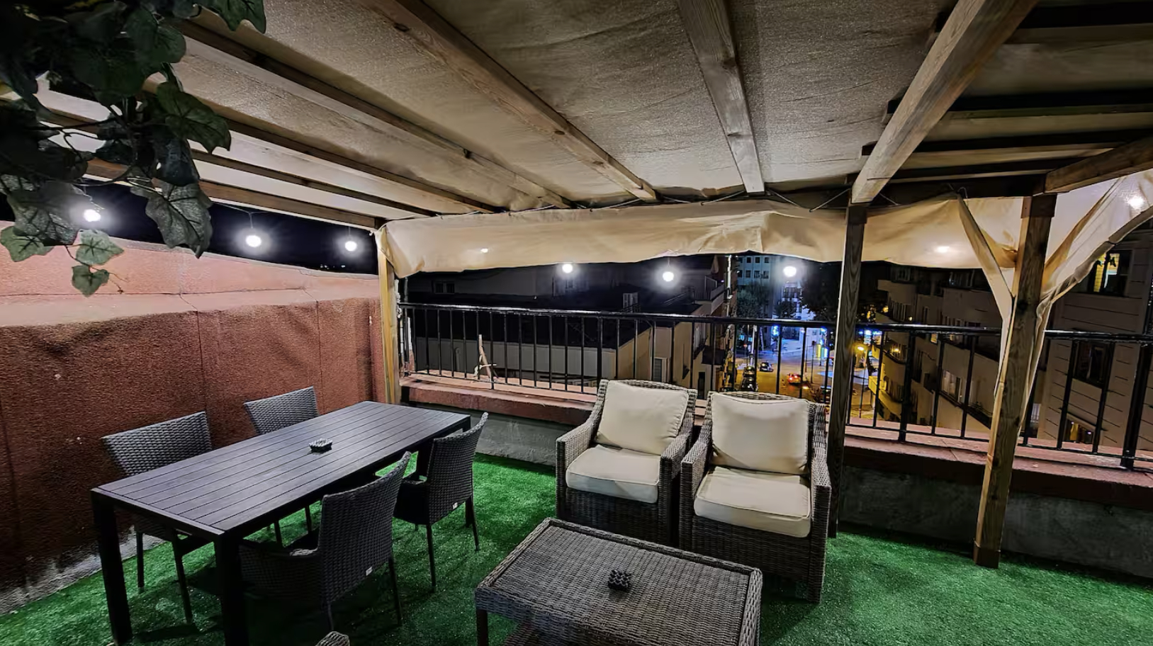 Others 5, Social House, Fatih