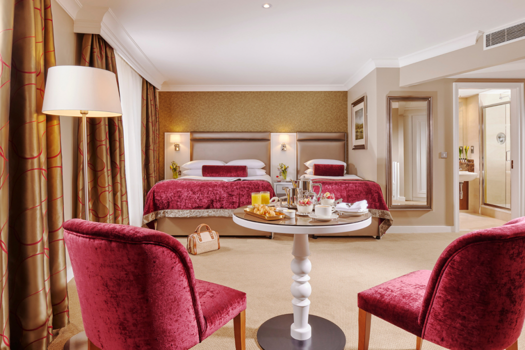 Others 5, The Rose Hotel