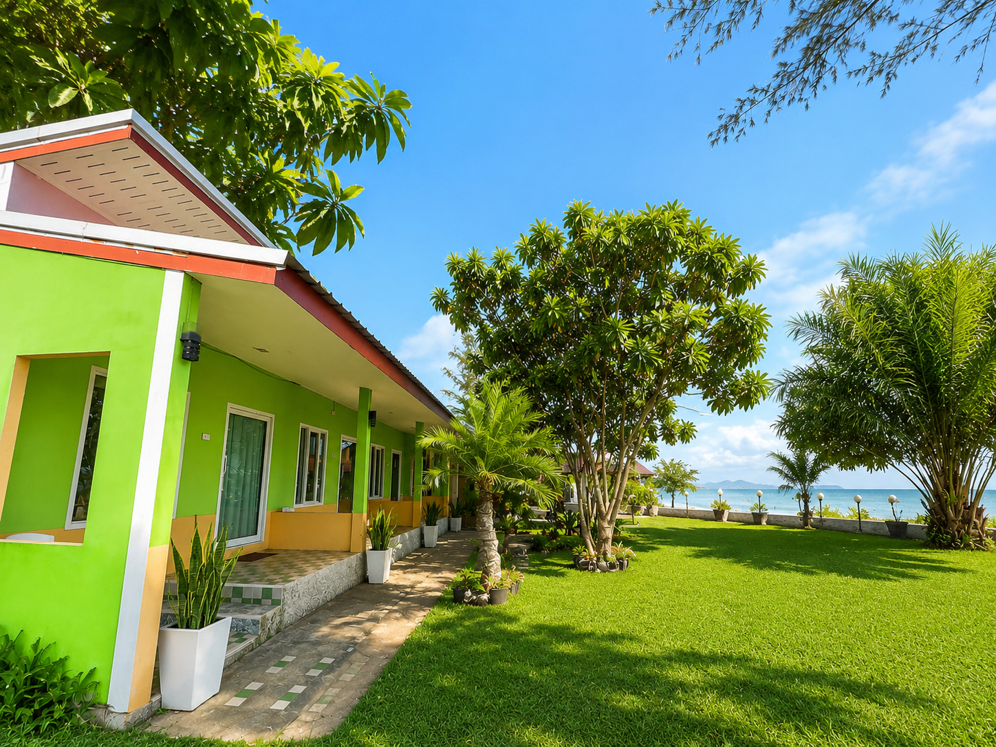 Exterior & Views