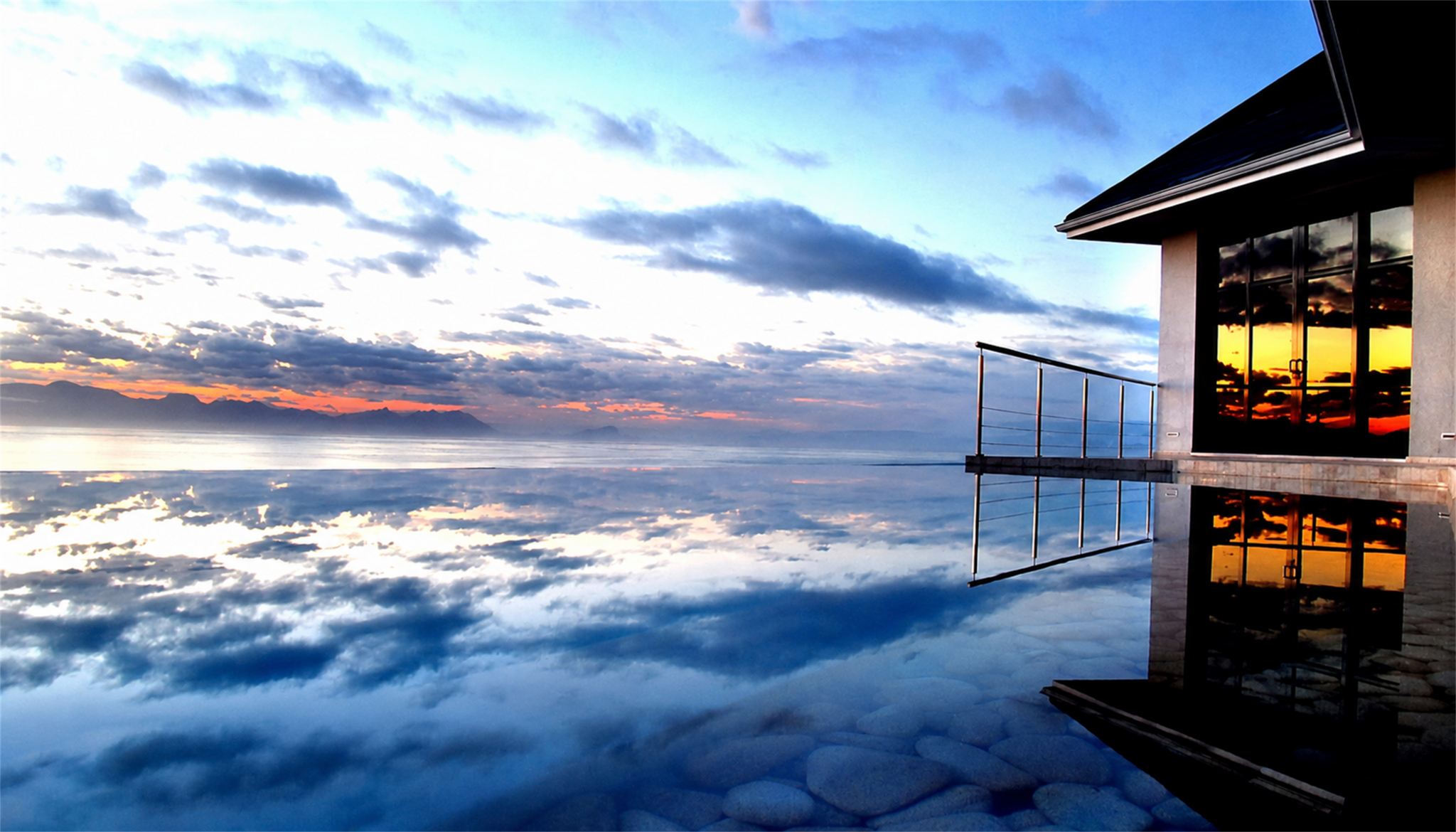 Exterior & Views