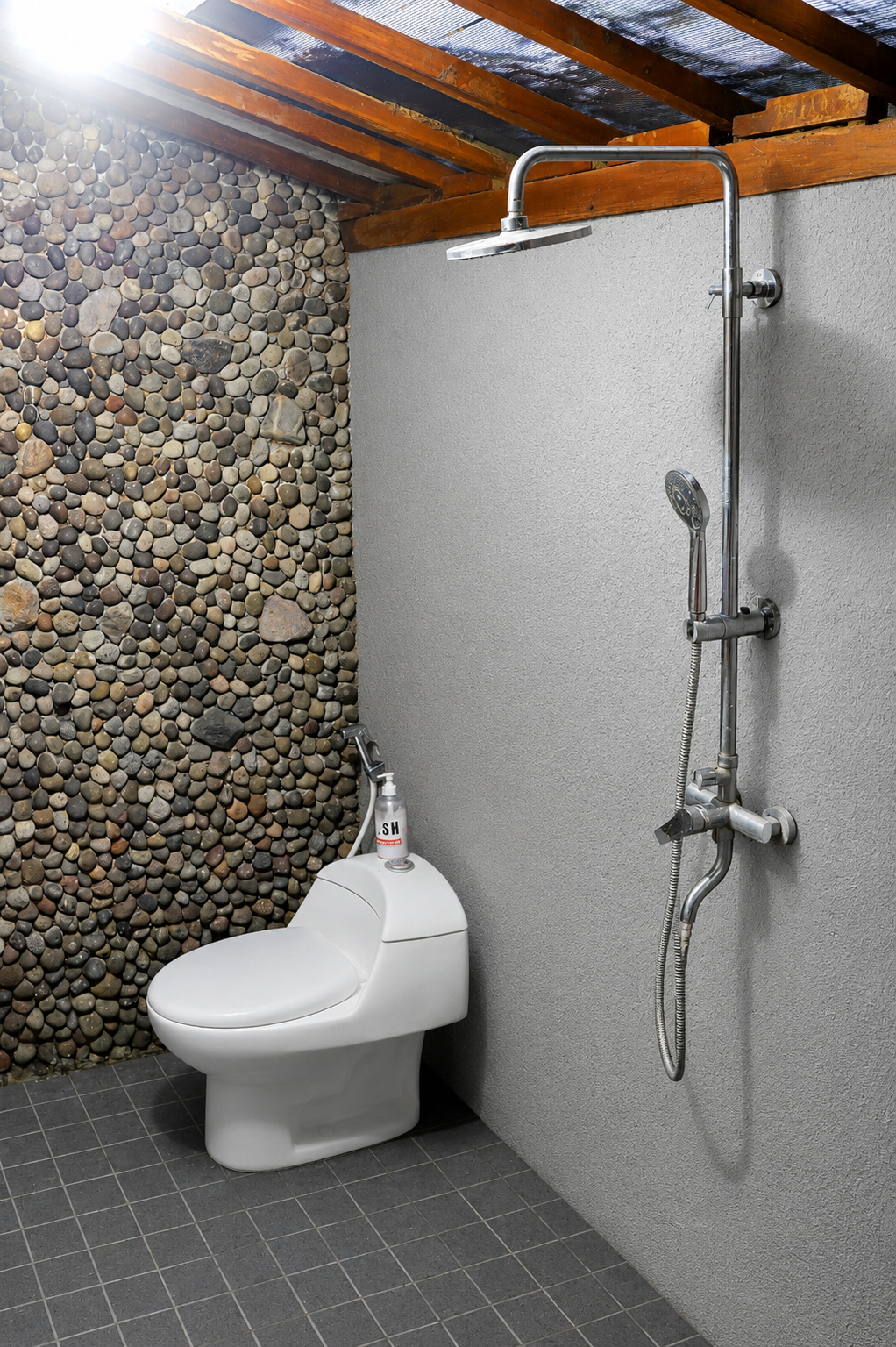 Bathroom, Rumah Kayu Metro 1, Malang