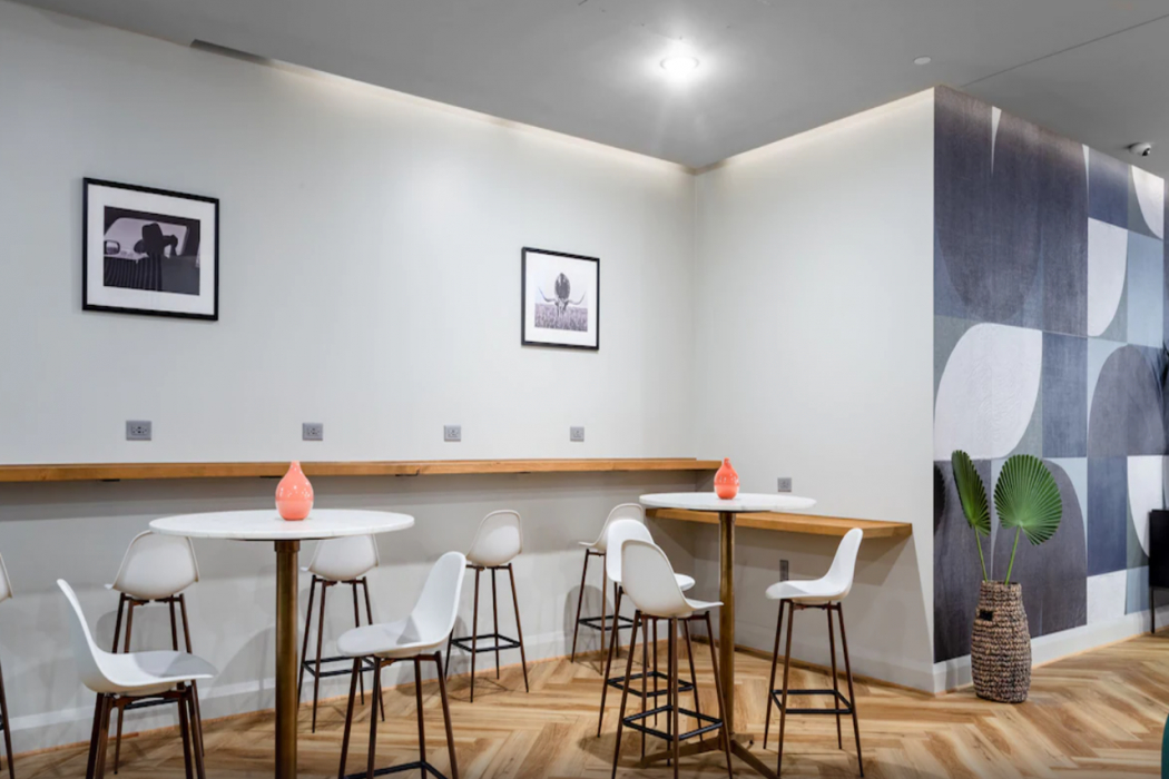 Food & Drinks, Mint House Dallas – Downtown, Dallas