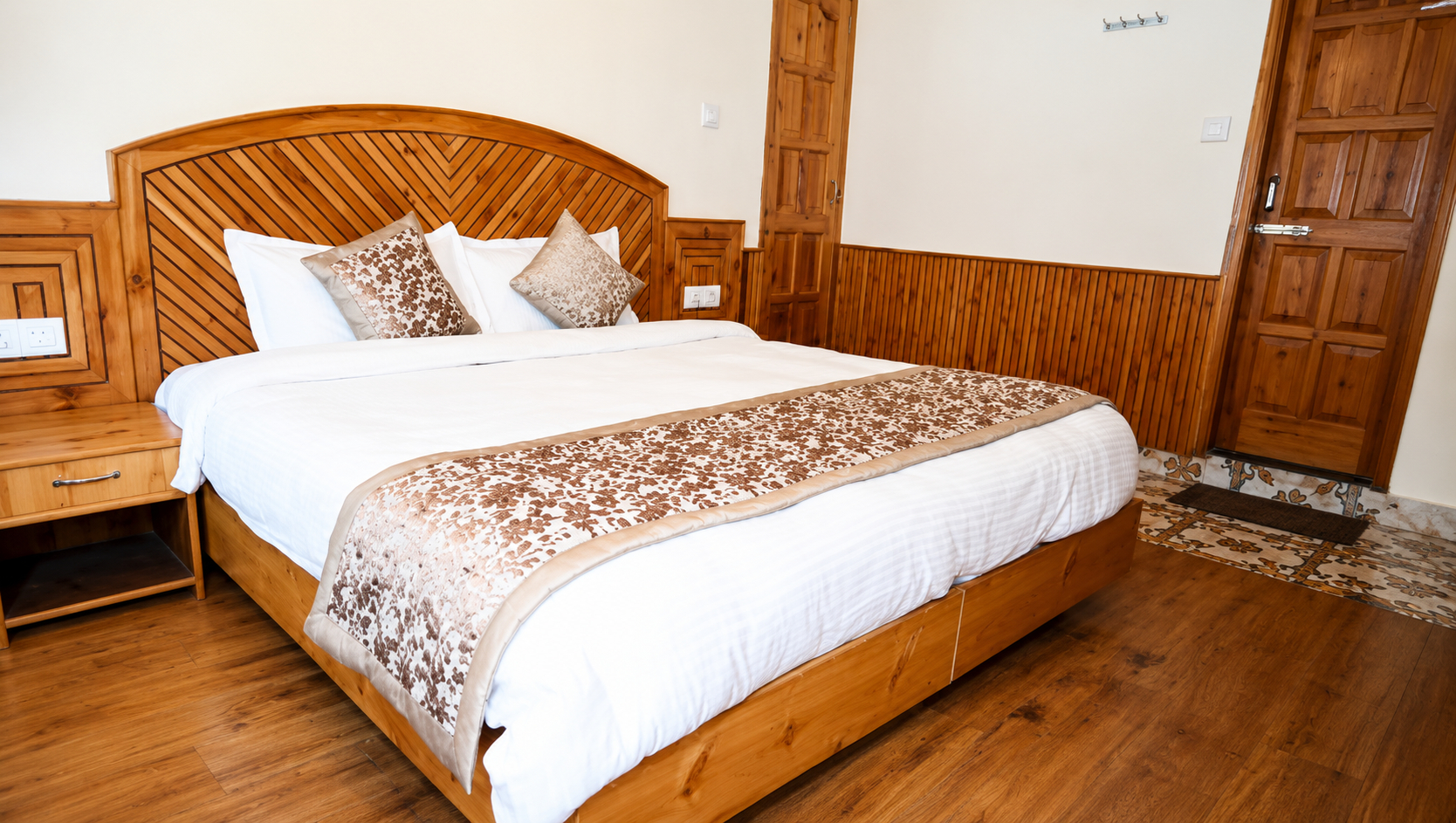 Bedroom 2, Hotel Nirmal Chhaya, Kullu