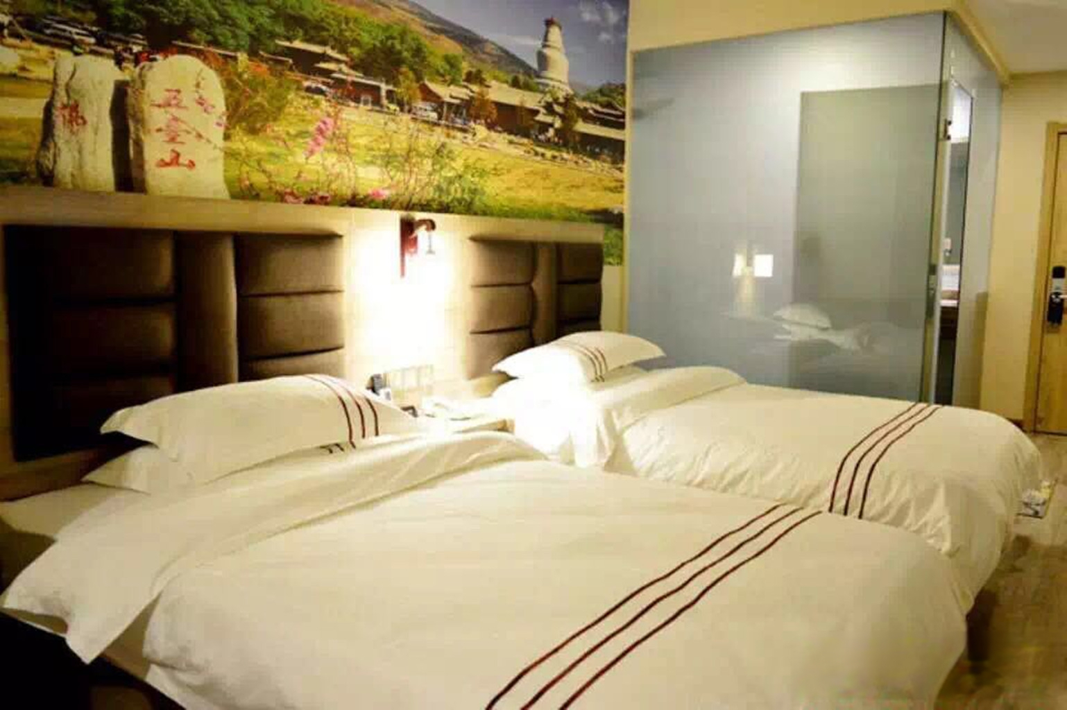Bedroom 3, Jingyue Hotel (Kangning street, Taiyuan Economic Development Zone), Taiyuan