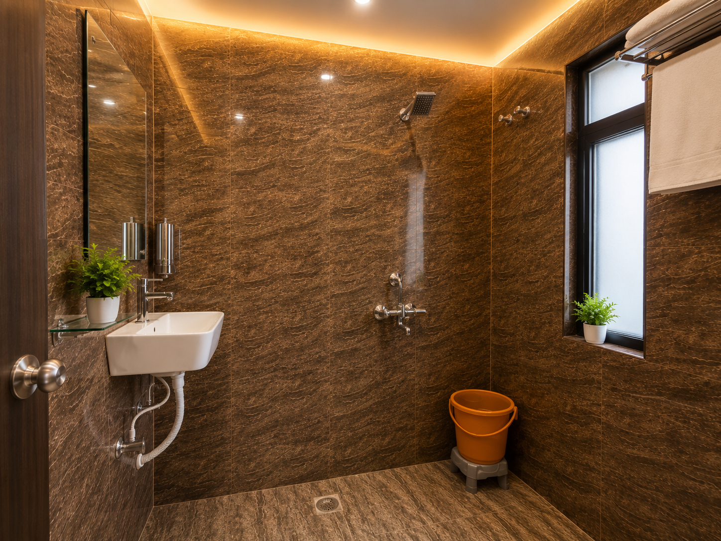 Bathroom, Goroomgo Hotel Imperial Varanasi - 3km from Gadowalia Kashi Vishwanath, Varanasi