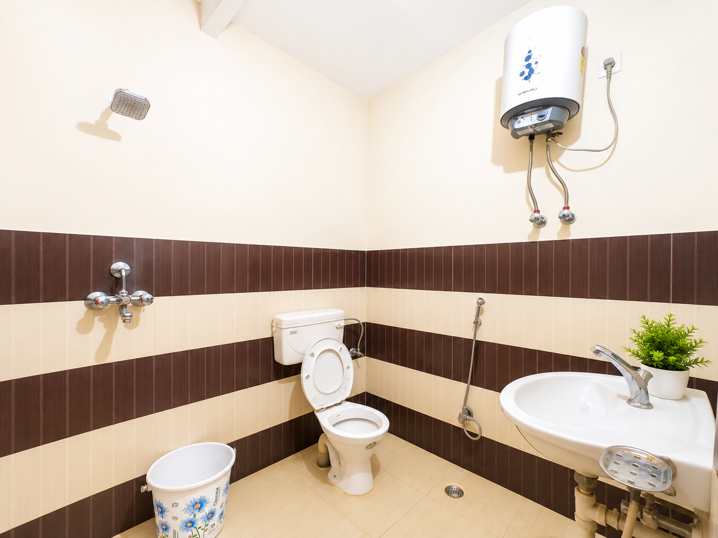 Bathroom, Goroomgo Teerth Guest House Near Kashi Vishwanath Temple Varanasi, Varanasi