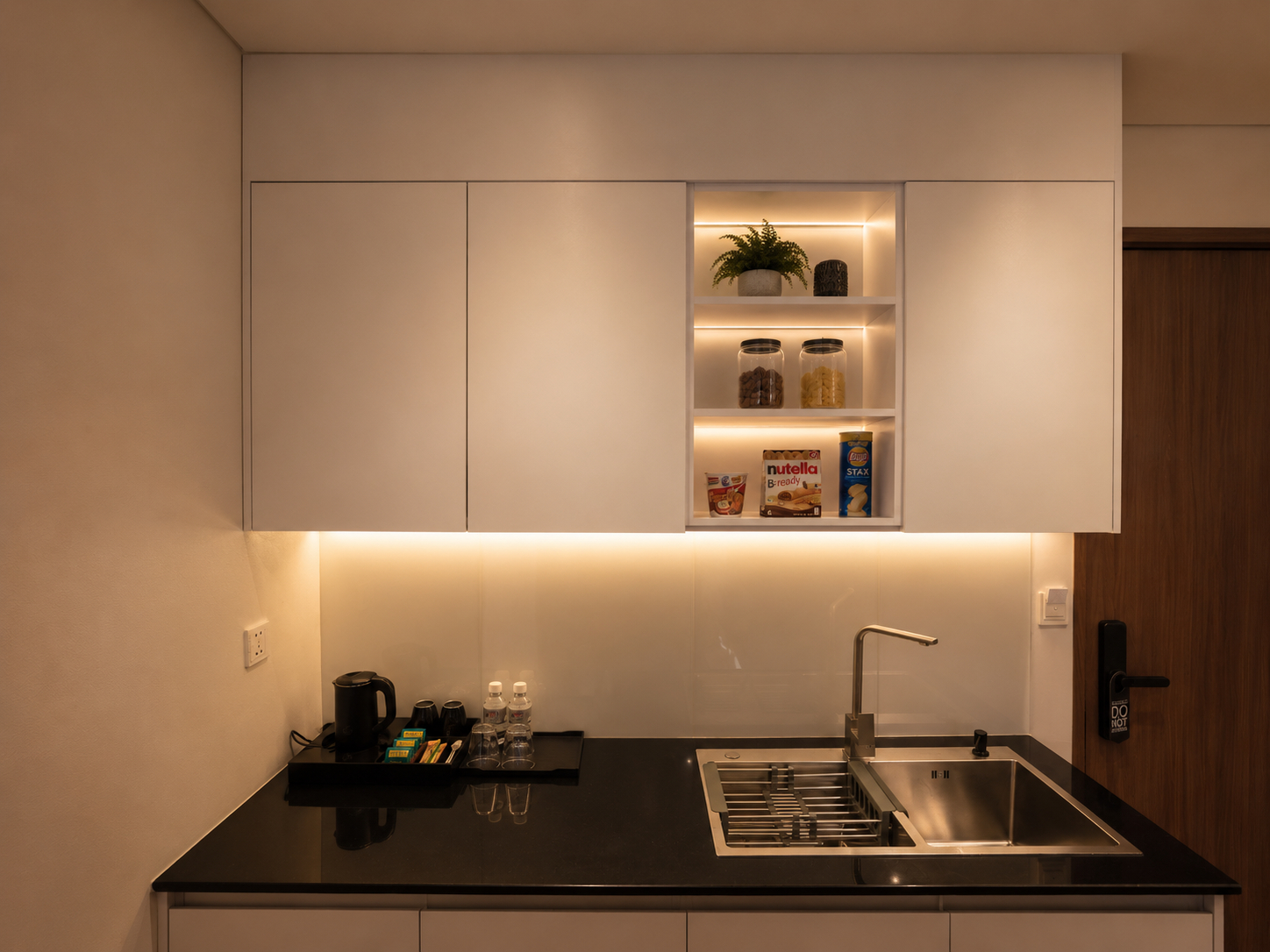 5, One Studio Suite by PSH, Ou Chrov