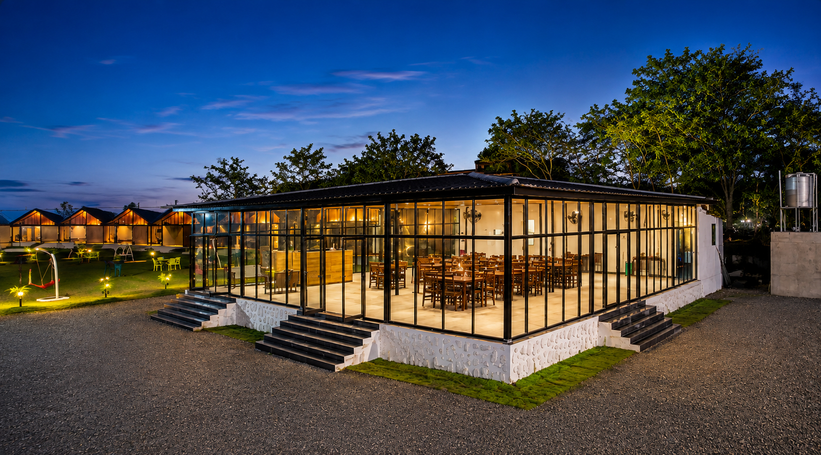 Exterior & Views