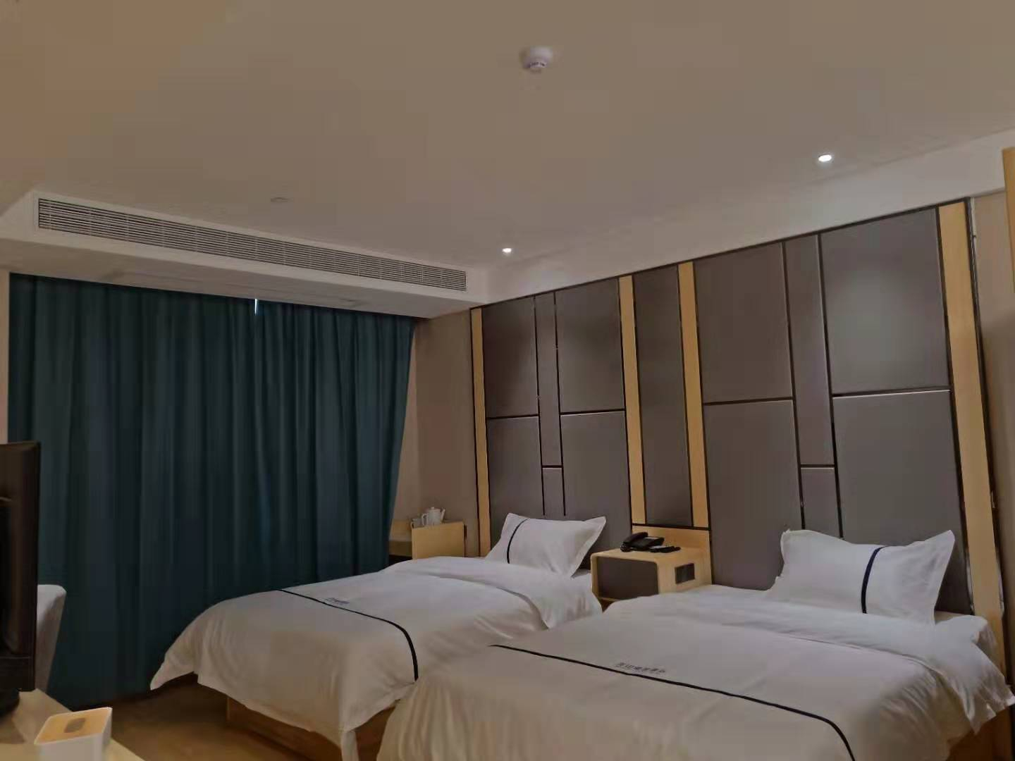 Bedroom, 안칭 룽샨 란위에 호텔(Anqing Longshan Lanyue Hotel), Anqing