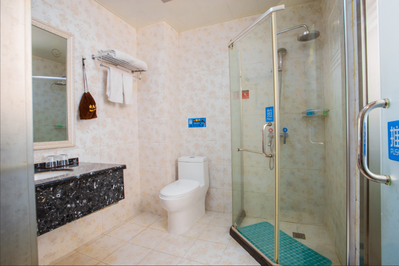 Bathroom, Honggu Hotel, Xiaogan