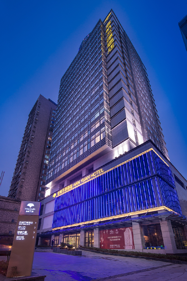 Exterior & Views