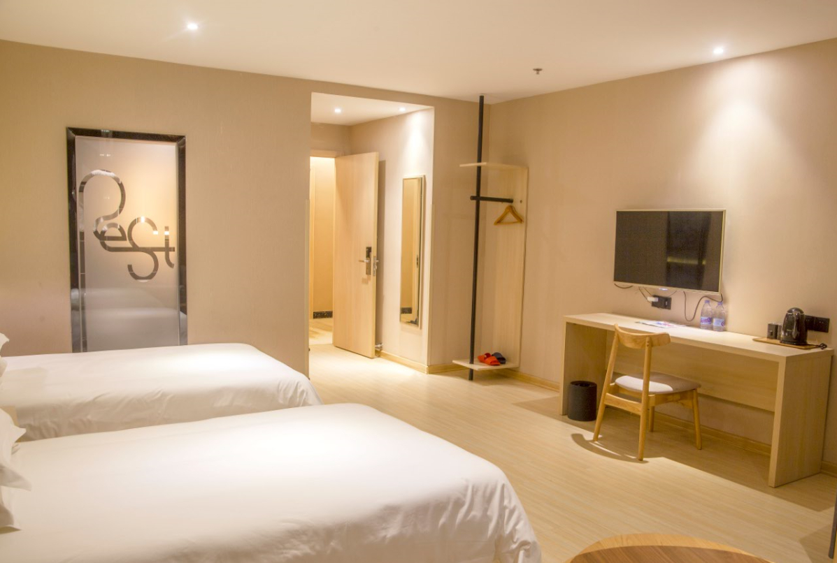 Bedroom 2, Rest Hotel (Zhouning Bus Station), Ningde