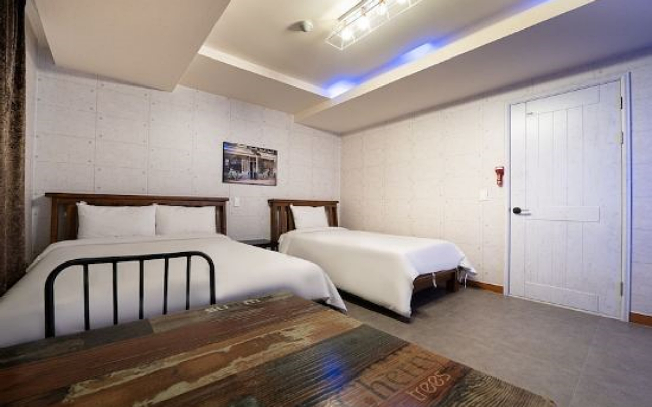 Bedroom 4, Gangneung Crystal Motel, Gangneung