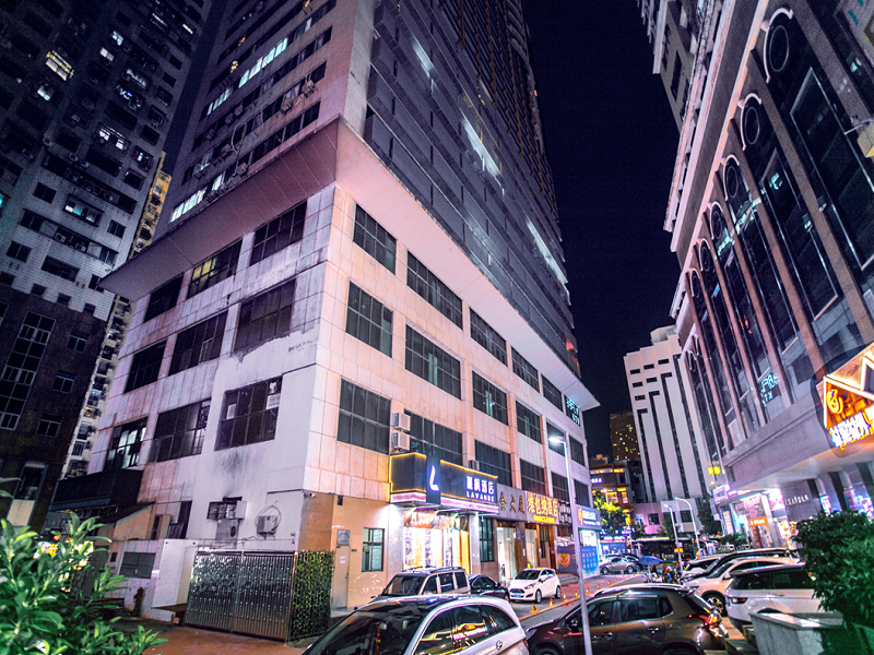 Exterior & Views