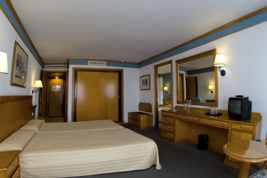 Bedroom 3, Hotel Riu Bravo - 0'0 All Inclusive, Baleares