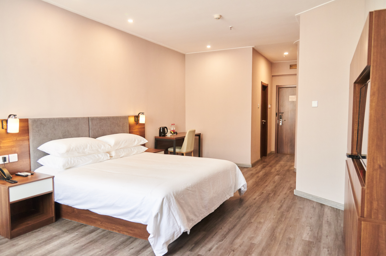 Bedroom 2, Home Ease Hotel (Longhua Xingzhou Plaza Store), Chengde
