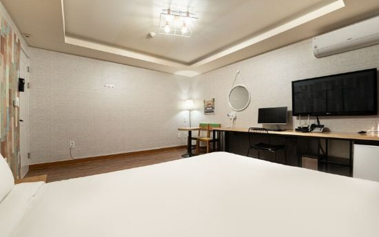 Bedroom 3, Gangneung Crystal Motel, Gangneung