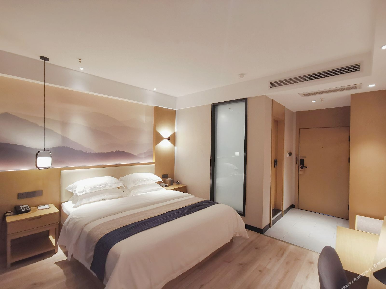 Bedroom 2, Heyue Hotel, Qiannan Buyei and Miao