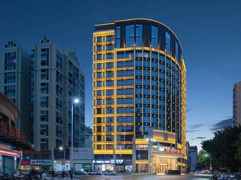 Exterior & Views