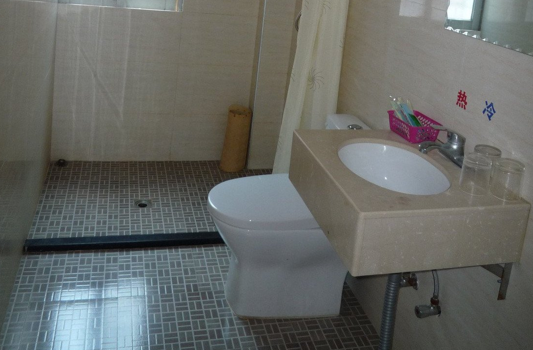 Bathroom 3, Jiazhou Hotel, Xiamen
