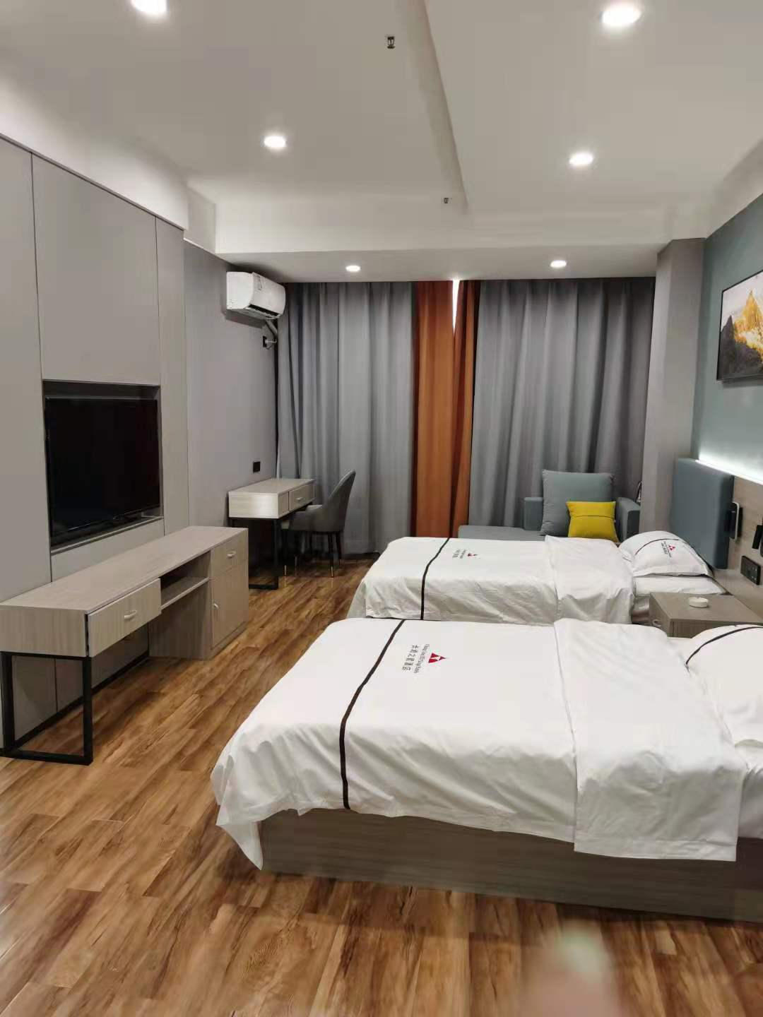 Bedroom 2, Luntai Changling Star Hotel, Bayin'gholin Mongol
