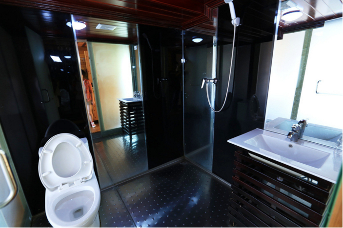 Bathroom, Yinxiang Xijiang Resort Hotel, Qiandongnan Miao and Dong