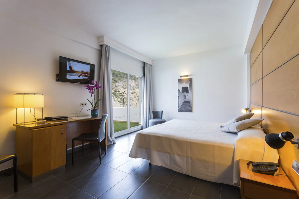 Bedroom 3, Palladium Hotel Cala Llonga, Baleares