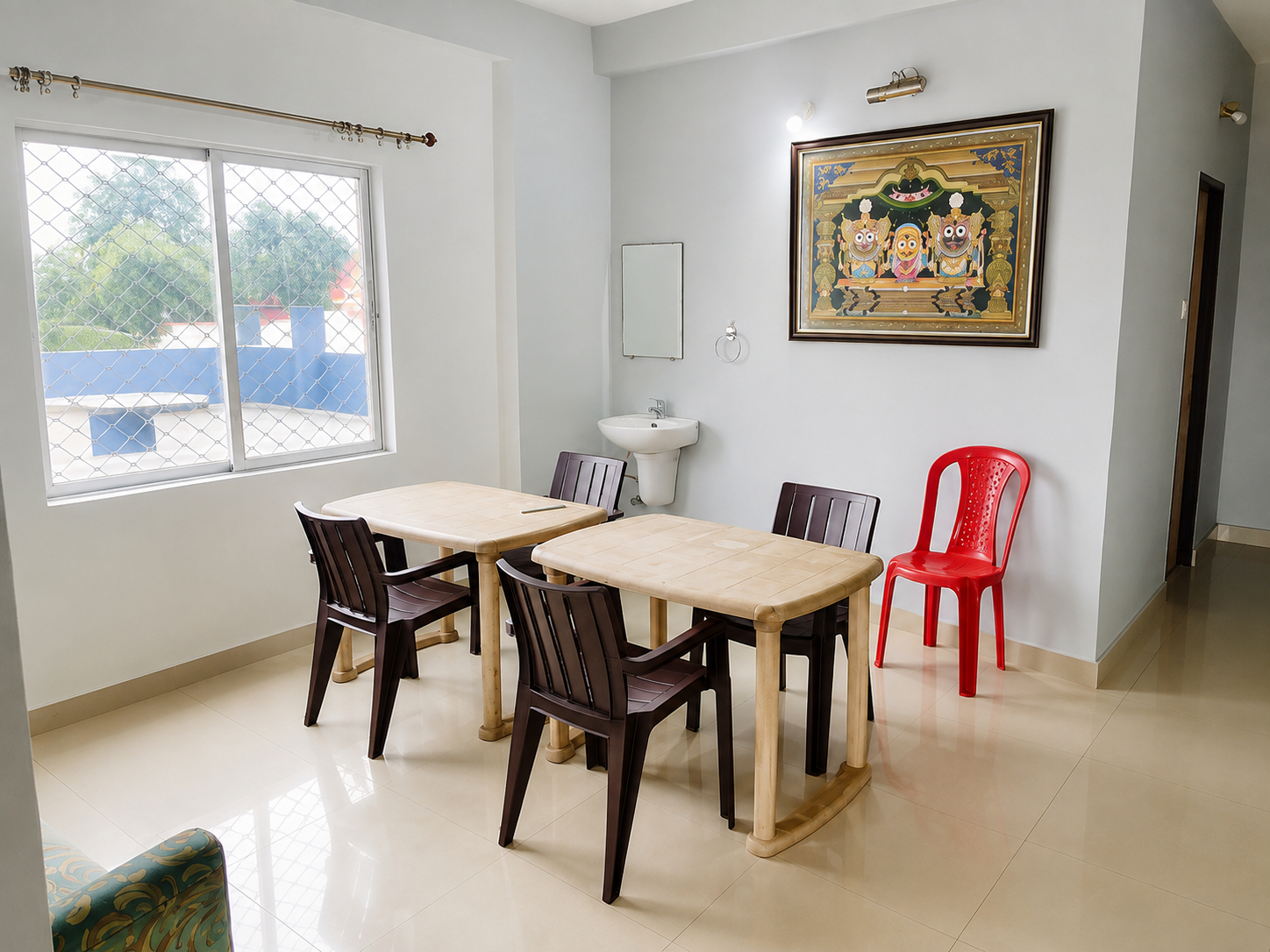 Food & Drinks, Goroomgo Hotel Golden Beach Inn Puri - Near Temple And Golden Sea Beach Beach, Puri