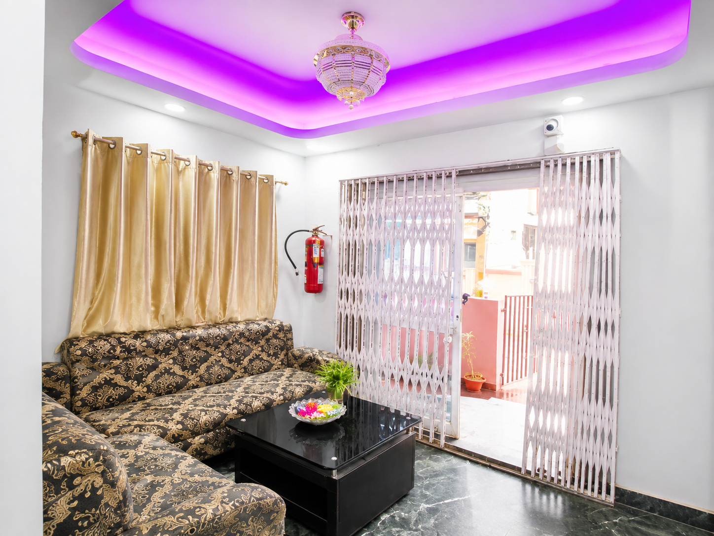 Public Area, Goroomgo Hotel Golden Beach Inn Puri - Near Temple And Golden Sea Beach Beach, Puri