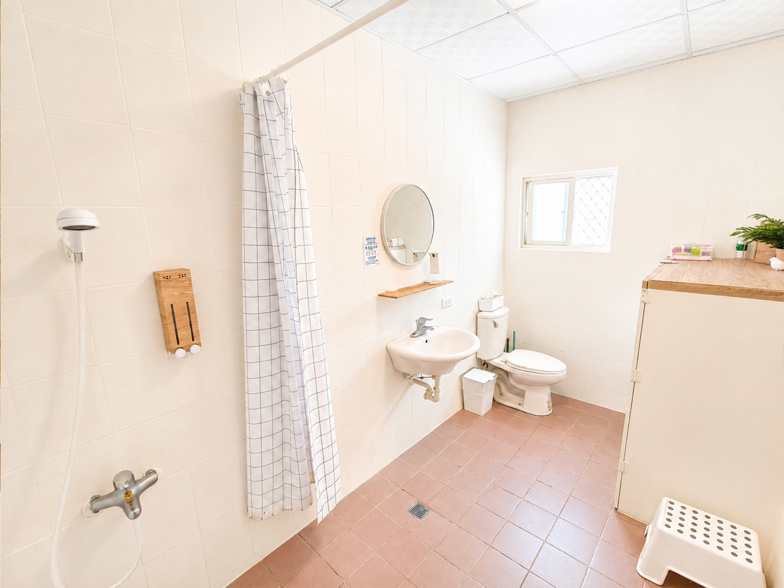 Bathroom 3, Ding ding house, Pingtung