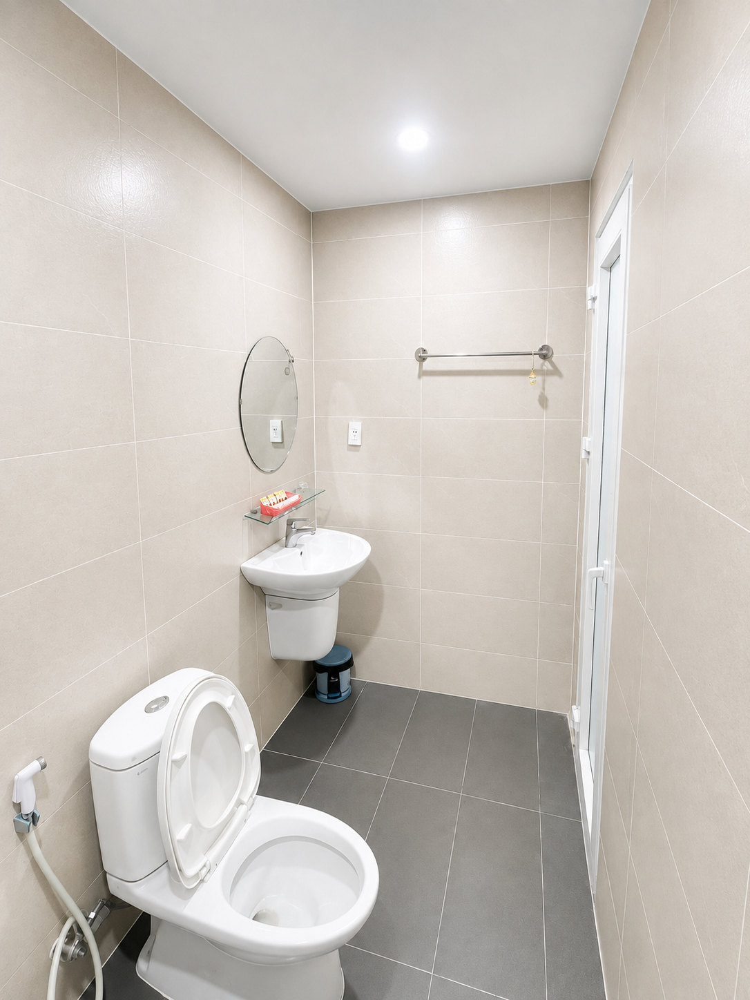 Bathroom, Luna Hotel, Bình Chánh