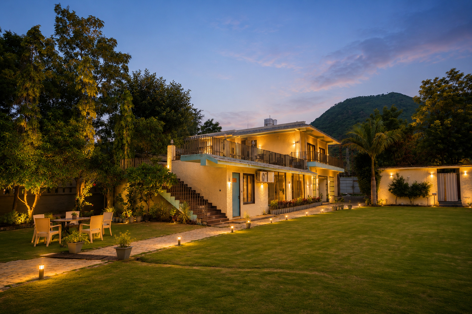 Exterior & Views